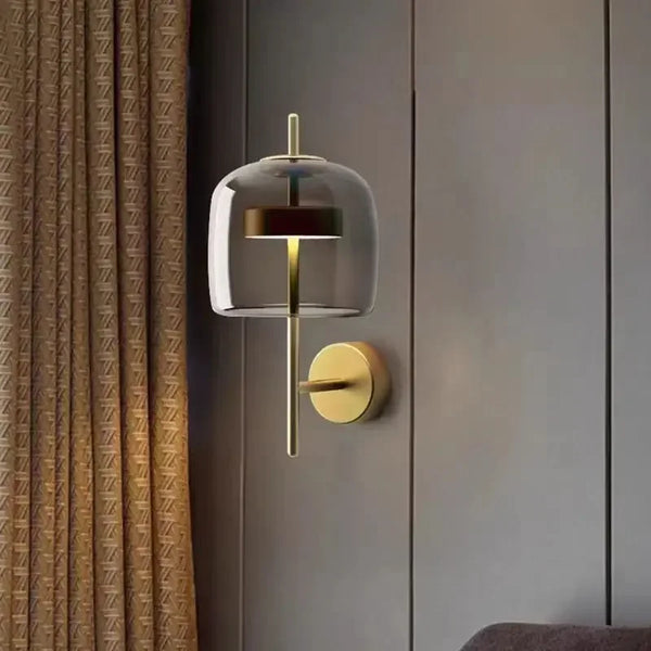 LumiVerre – Elegante Glazen Wandlamp