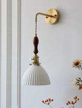 Nordic LED Wandlamp Keramiek & Koper met Walnoot Handvat