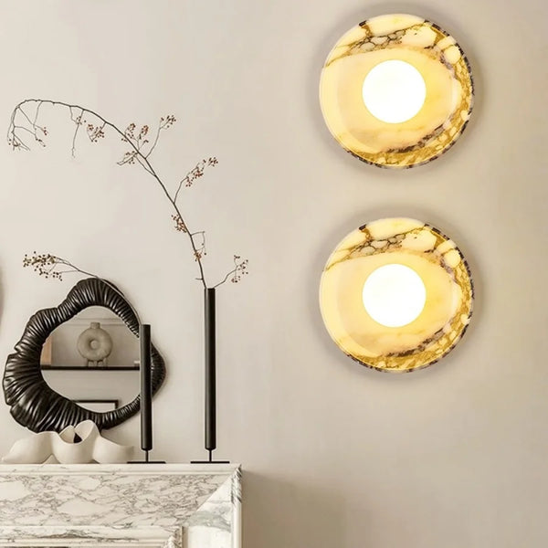 Marmeren Wandlamp – Wabi-Sabi Luxe LED Sconce met Glazen Bol