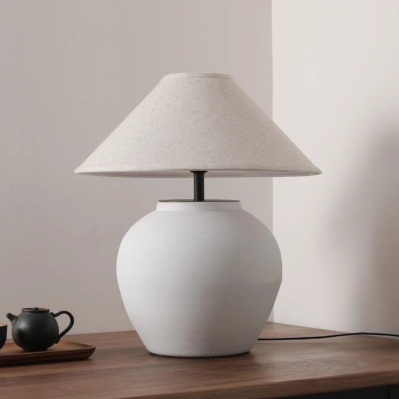 Nordic Wabi Sabi Keramische Tafellamp met Stoffen Kap – LED