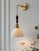 Nordic LED Wandlamp Keramiek & Koper met Walnoot Handvat