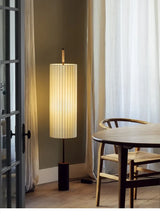 Wabi-Sabi Vloerlamp – Japanse LED Staande Lamp met Stoffen Kap