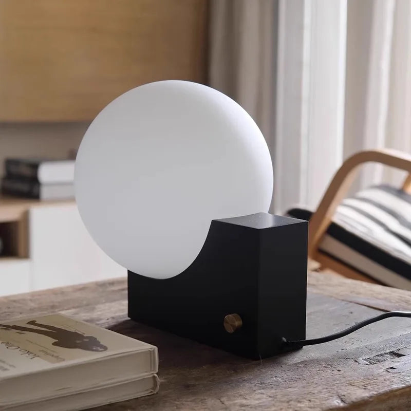 Deense Tafellamp LED Glas Bol RVS Basis Voor Slaapkamer