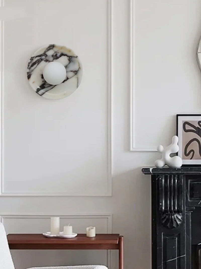 Marmeren Wandlamp – Wabi-Sabi Luxe LED Sconce met Glazen Bol