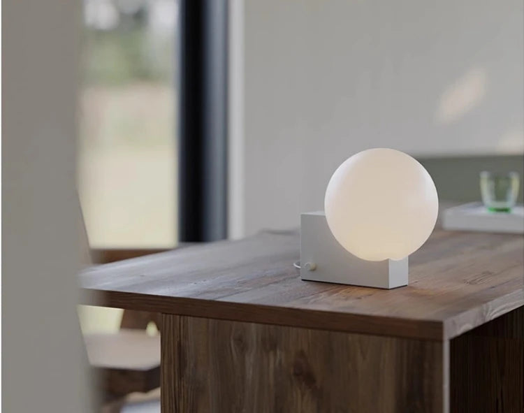 Deense Tafellamp LED Glas Bol RVS Basis Voor Slaapkamer