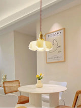 Nordic Bloom Glass Pendant – Minimalistische Glazen Hanglamp in Crèmekleurige Bloemstijl