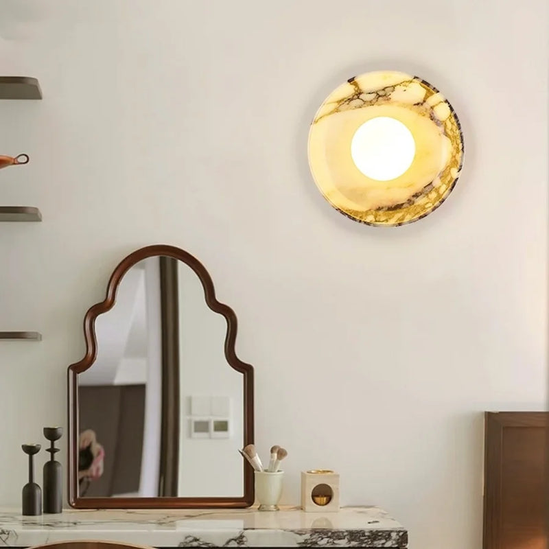 Marmeren Wandlamp – Wabi-Sabi Luxe LED Sconce met Glazen Bol