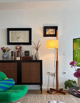 Retro Walnoot Houten Vloerlamp LED – Verstelbaar voor Woon- & Slaapkamer