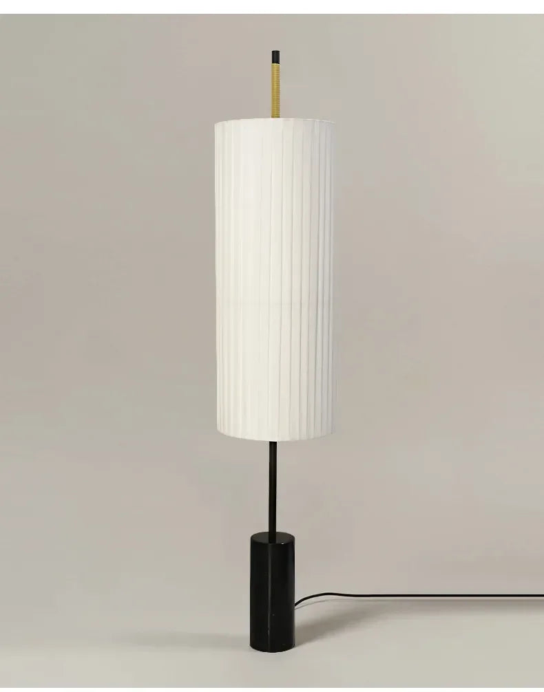 Wabi-Sabi Vloerlamp – Japanse LED Staande Lamp met Stoffen Kap