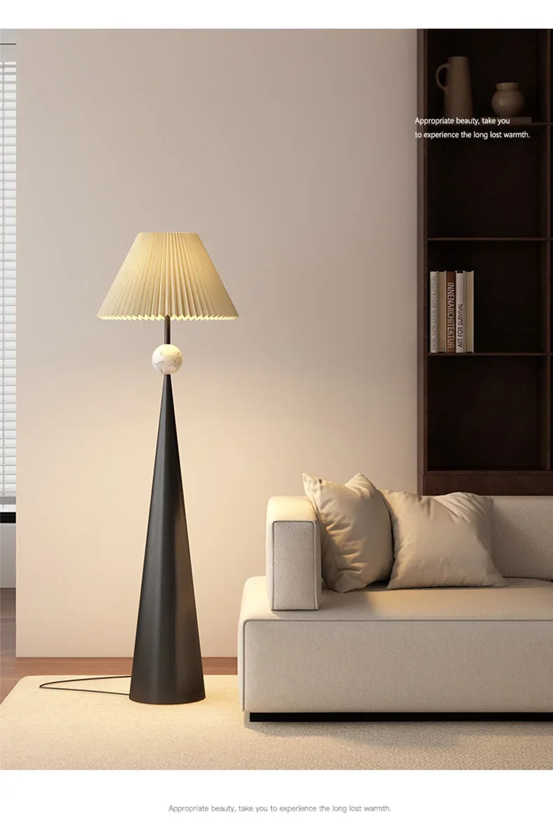 Wabi-Sabi Vloerlamp – Minimalistisch Japans Design met Stoffen Kap