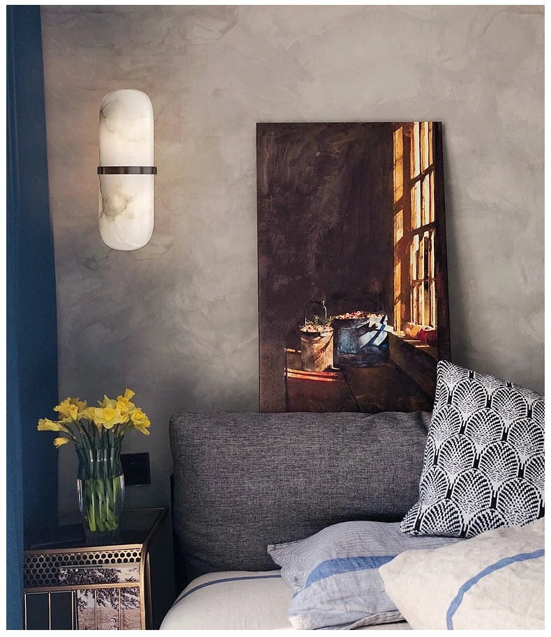Marmeren Wandlamp – Luxe LED Sconce met Messing/Goud Afwerking