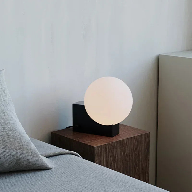 Deense Tafellamp LED Glas Bol RVS Basis Voor Slaapkamer