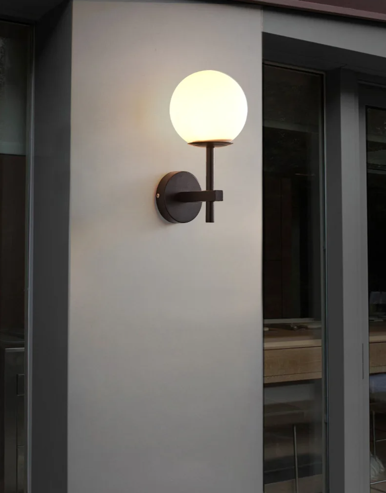 LumiNord – Nordic Moderne LED Wandlamp met Glazen Lichtbol